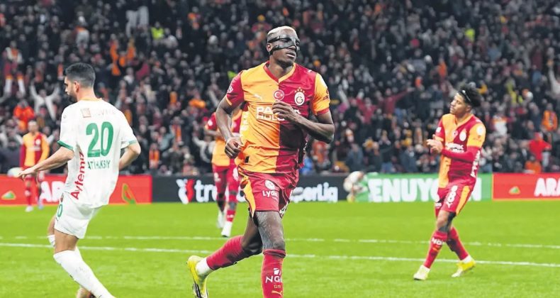 Osimhen'in Performansı Dikkat &Ccedil;ekiyor