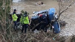 Osmaniye'de Feci Kaza: Hamıs &Ccedil;ayı'na U&ccedil;an TIR'ın S&uuml;r&uuml;c&uuml;s&uuml; Hayatını Kaybetti
