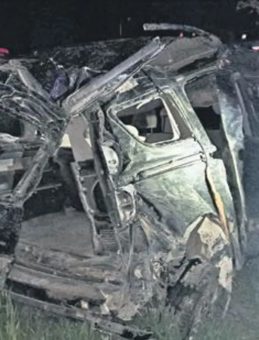 Otomobil Şarampole Yuvarlandı: 2 &Ouml;l&uuml;, 5 Yaralı