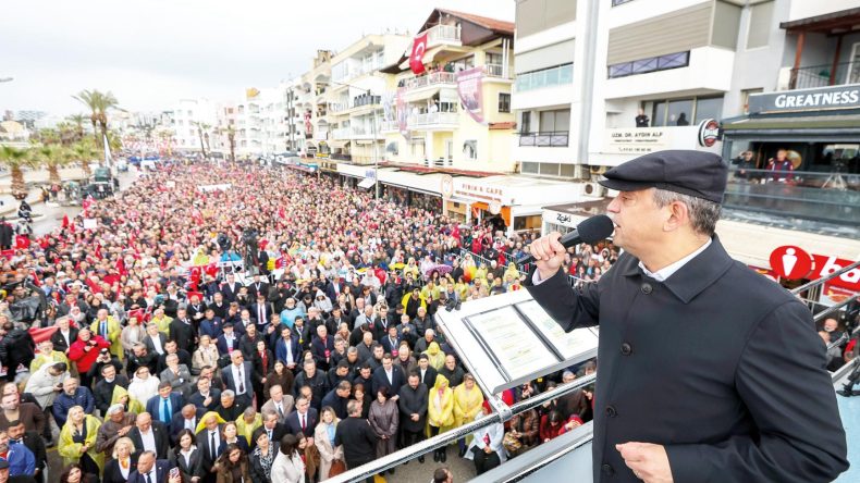 &Ouml;zel: Ne Ekrem&rsquo;i veririz ne de &Ouml;mer&rsquo;i