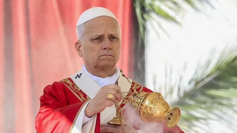 Papa&rsquo;dan barış ve silahların bırakılması &ccedil;ağrısı