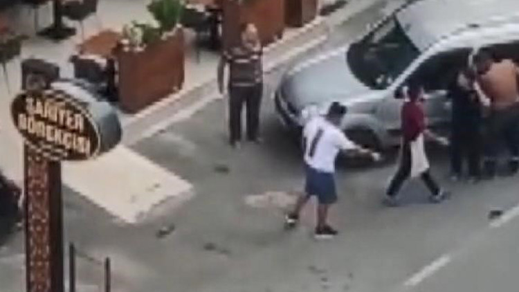 Pendik'te b&ouml;rek&ccedil;ideki taciz kavgası! Duruşma ertelendi