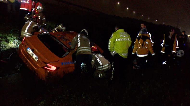 Pendik'te taksi su kanalına uçtu: 3 ölü, 1 yaralı