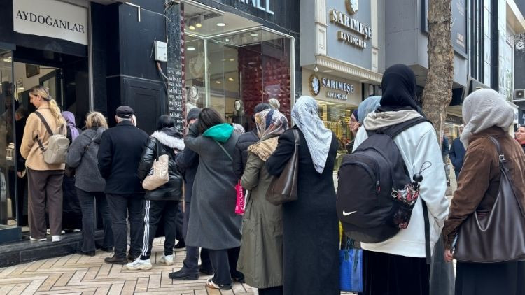 Pide değil, altın kuyruğu… Fiyatı g&ouml;ren kuyumcuya koştu