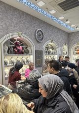 Pide değil, altın kuyruğu: Fiyatları g&ouml;ren kuyumcuya akın etti!