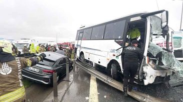 Polis Servisinde Can Pazarı: 1 Şehit, 29 Yaralı