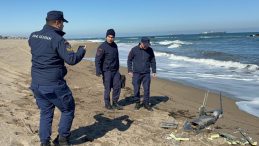 Sakarya'da sahilde par&ccedil;alanmış insansız hava aracı bulundu