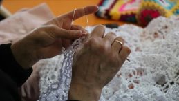 Sandıktaki emekler iyilikle dokunuyor