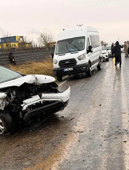 Şanlıurfa'da feci kaza: İki otomobil kafa kafaya &ccedil;arpıştı! 8 yaralı
