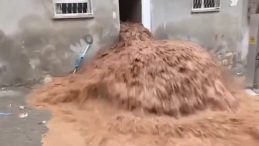 Şanlıurfa'da Sel Felaketi: '&Ccedil;ocuklarımızı Zor Kurtardık'