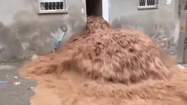 Şanlıurfa'da Sel Felaketi: '&Ccedil;ocuklarımızı Zor Kurtardık'
