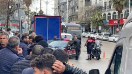 Şanlıurfa'da tanınmamak i&ccedil;in tıbbi maske takarak ağabeyini vurdu! &Ccedil;evredekiler tarafından yakalandı