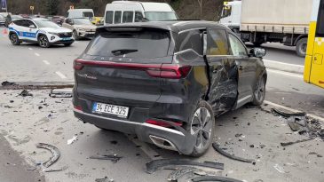 Sarıyer'de 4 aracın karıştığı zincirleme kazada 4 kişi yaralandı