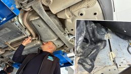 Satış sonrası ikinci el aracı ekspertize g&ouml;t&uuml;rd&uuml;: G&ouml;r&uuml;nce şok oldu! Alt kısmını zulaya d&ouml;n&uuml;şt&uuml;rm&uuml;ş