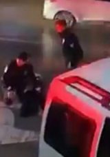 Şehir Magandası Polisle &Ccedil;atıştı