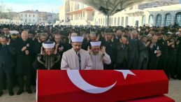 Şehit polis son yolculuğuna dualarla uğurlandı