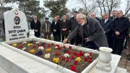 Seyit Onbaşı, mezarı başında dualarla anıldı