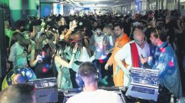 Sığınaklara İsrailli Olmayanları Almıyorlar