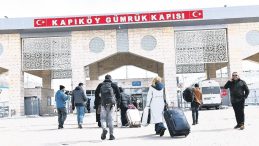 Sınırda Ge&ccedil;işler Kontroll&uuml; S&uuml;r&uuml;yor