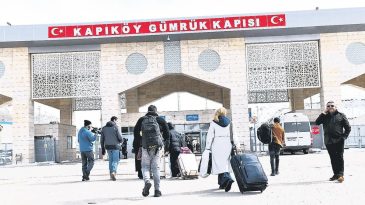 Sınırda Ge&ccedil;işler Kontroll&uuml; S&uuml;r&uuml;yor