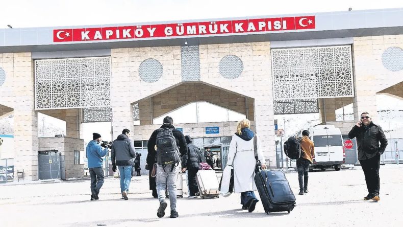 Sınırda Geçişler Kontrollü Sürüyor