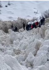Şırnak'ta Facianın Eşiğinden D&ouml;n&uuml;ld&uuml;: &Ouml;ğrenci Servisi &Ccedil;ığ Altında Kalmaktan Son Anda Kurtuldu