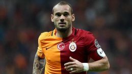 Sneijder: Liverpool kopan parmağın hesabını vermeli