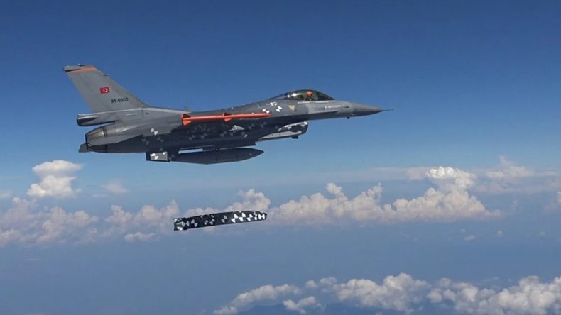 SOM-J Seyir F&uuml;zesi Hedefi Başarıyla Vurdu