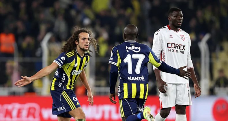 Son dakika: Fenerbah&ccedil;e&rsquo;den m&uuml;thiş geri d&ouml;n&uuml;ş! Samsunspor 90+5&rsquo;te yıkıldı