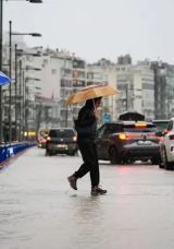 SON DAKİKA&hellip; Bayramda hava nasıl olacak? Meteoroloji&rsquo;den İstanbul ve Ankara i&ccedil;in hava durumu uyarısı: Sağanak, fırtına ve kar!