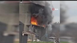 SON DAKİKA&hellip; İstanbul B&uuml;y&uuml;k&ccedil;ekmece'de 3 katlı binada yangın: Ekipler m&uuml;dahale ediyor