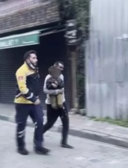 SON DAKİKA&hellip; İstanbul Fatih'te 3 katlı binada yangın! B&ouml;lgeye ekipler sevk edildi: Mahsur kalanlar var!