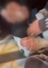 SON DAKİKA&hellip; İstanbul Fatih&rsquo;te akran zorbalığı! Dehşet anları kamerada: Ellerini ayaklarını ve ağzını bantlayıp&hellip;