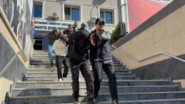 SON DAKİKA&hellip; İstanbul Kadık&ouml;y&rsquo;de 1 milyonluk soygun! Hırsızlar girdikleri evde bakıcıya tecav&uuml;z etti: Azmettirici ise&hellip;