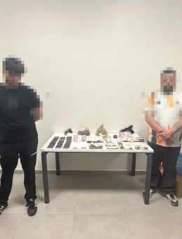 SON DAKİKA&hellip; İstanbul Maltepe'de zula evine baskın! Biri 18 yaşından k&uuml;&ccedil;&uuml;k olmak &uuml;zere 5 ş&uuml;pheli g&ouml;zaltında