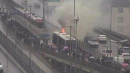 SON DAKİKA&hellip; İstanbul Şişli'de metrob&uuml;s yangını: Ekipler m&uuml;dahale ediyor