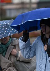 SON DAKİKA&hellip; Meteoroloji&rsquo;den hava durumu uyarısı! 7 b&ouml;lge i&ccedil;in sağanak ve fırtına alarmı verildi: İstanbul&rsquo;da o saate dikkat!