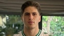 Son yolculuğuna uğurlandı