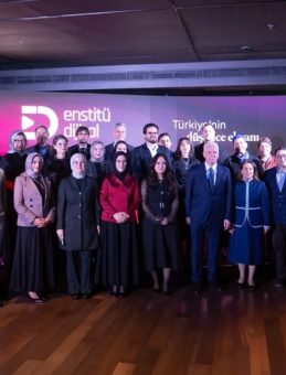 Sosyal Bilimler Alanında İ&ccedil;eriklerin Yer Aldığı Enstit&uuml; Dijital Platformu Tanıtıldı