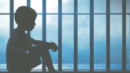 Su&ccedil;un kıyısındaki &ccedil;ocuklara devlet şefkati