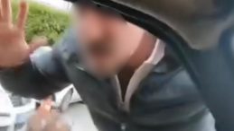 S&uuml;r&uuml;c&uuml;ye Ailesinin Yanında Saldırı Anı Saniye Saniye Kamerada