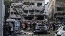 Tahran&rsquo;da bilan&ccedil;o ağır: 12 bin konut hasar g&ouml;rd&uuml;