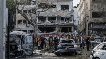 Tahran&rsquo;da bilan&ccedil;o ağır: 12 bin konut hasar g&ouml;rd&uuml;