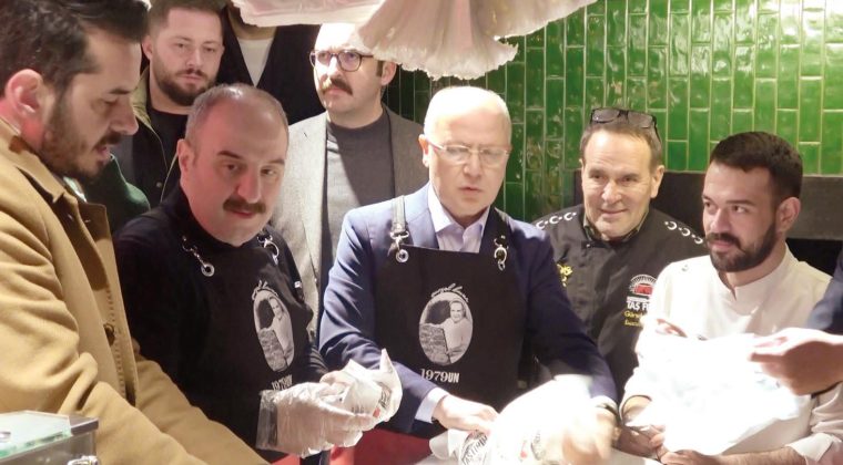 Tarihi Meydanda Sahur Buluşması