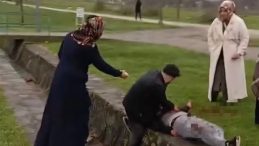 Tartıştığı kişi tarafından boğazından bı&ccedil;aklanıp &ouml;ld&uuml;r&uuml;ld&uuml;