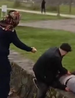 Tartıştığı kişi tarafından boğazından bı&ccedil;aklanıp &ouml;ld&uuml;r&uuml;ld&uuml;