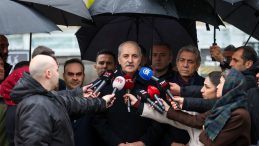 TBMM Başkanı Numan Kurtulmuş bayram namazını Ayasofya Camii'nde kıldı