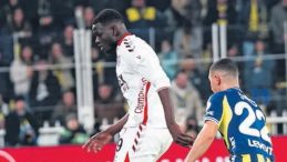 Tedesco 61&rsquo;de yanlıştan d&ouml;nd&uuml;