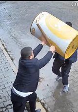 Tekel Bayisinde Taşlı Sopalı Kavga!
