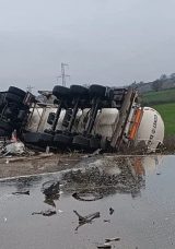 Tekirdağ'da Devrilen Tankerin S&uuml;r&uuml;c&uuml;s&uuml; Hayatını Kaybetti
